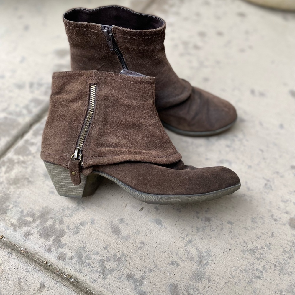 Kelly & Katie Brown suede ankle boots
